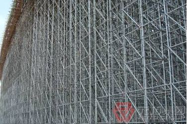 扣盤(pán)式腳手架和盤(pán)式腳手架是一樣的嗎?